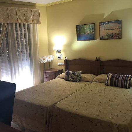 Hotel Lucero クエバス・デル・アルマンソーラ エクステリア 写真